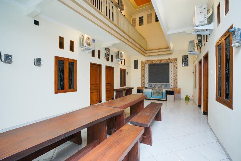 Penginapan Anggrek Syariah 2 by OYO Rooms