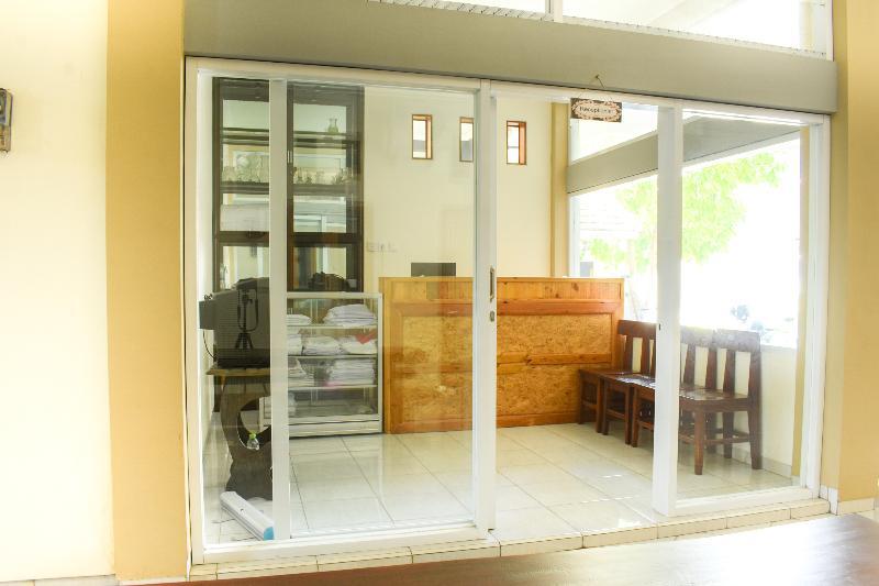 Penginapan Anggrek Syariah 2 by OYO Rooms