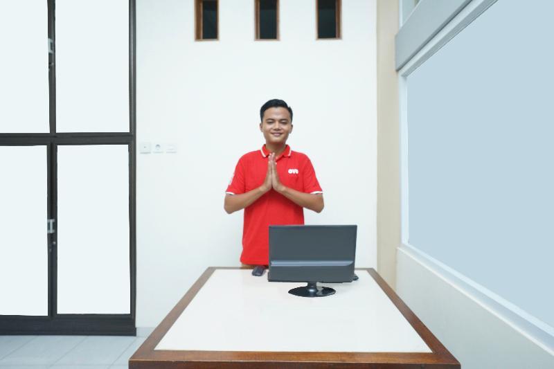 Penginapan Anggrek Syariah 2 by OYO Rooms