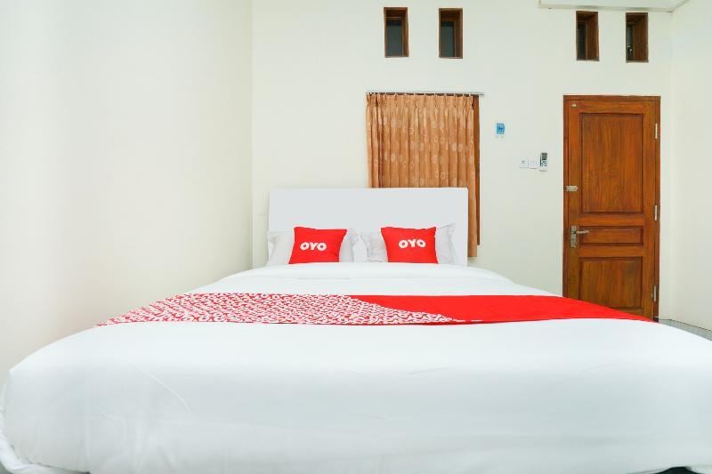 Penginapan Anggrek Syariah 2 by OYO Rooms