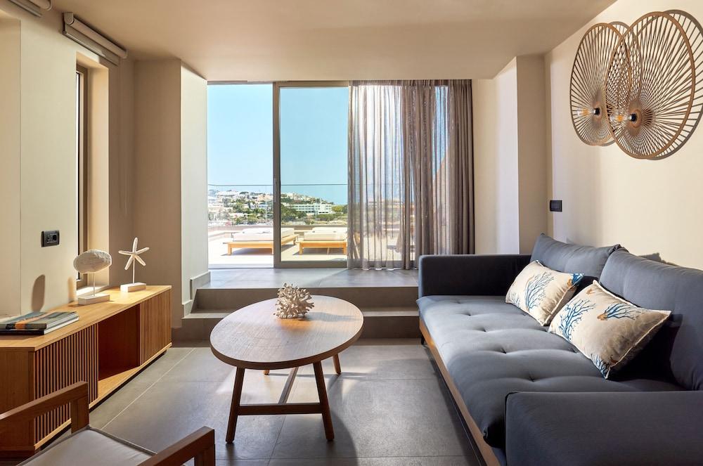 Castello Infinity Suites
