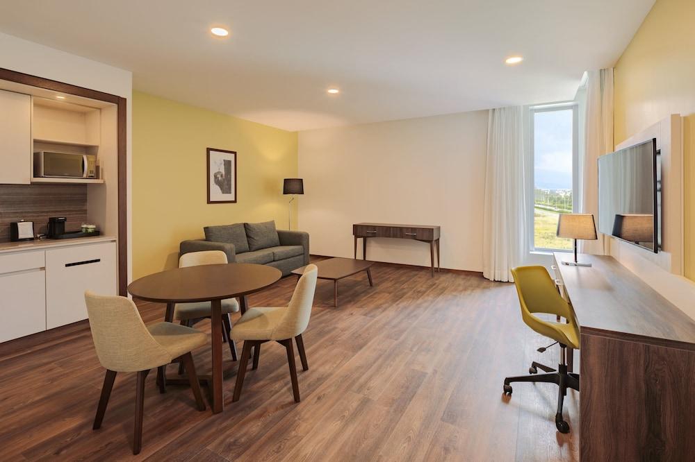 Holiday Inn Quito Airport