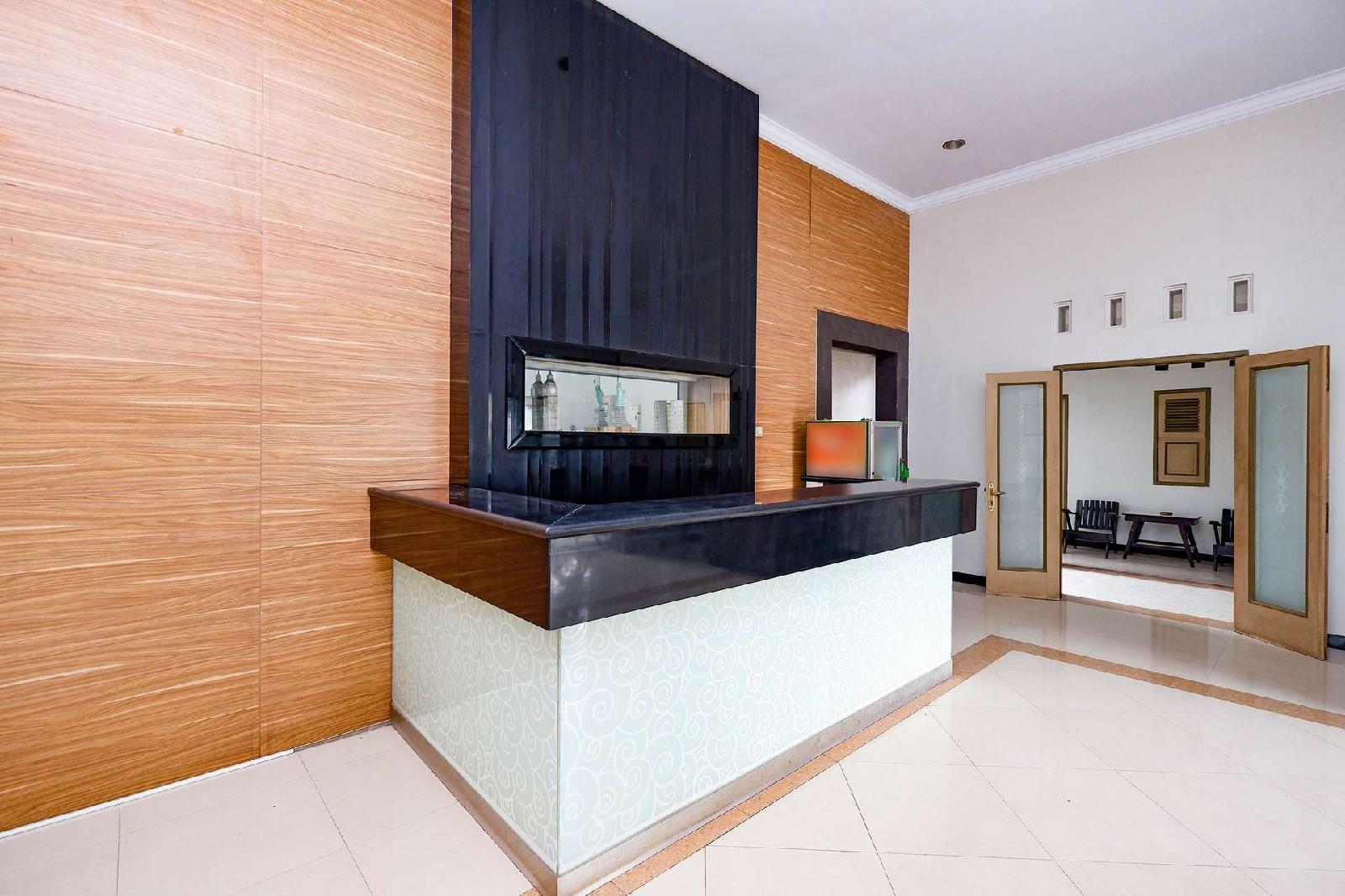 Hotel Kencana by OYO Rooms