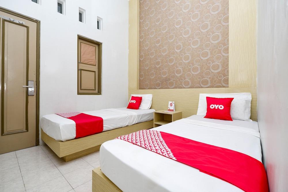Hotel Kencana by OYO Rooms