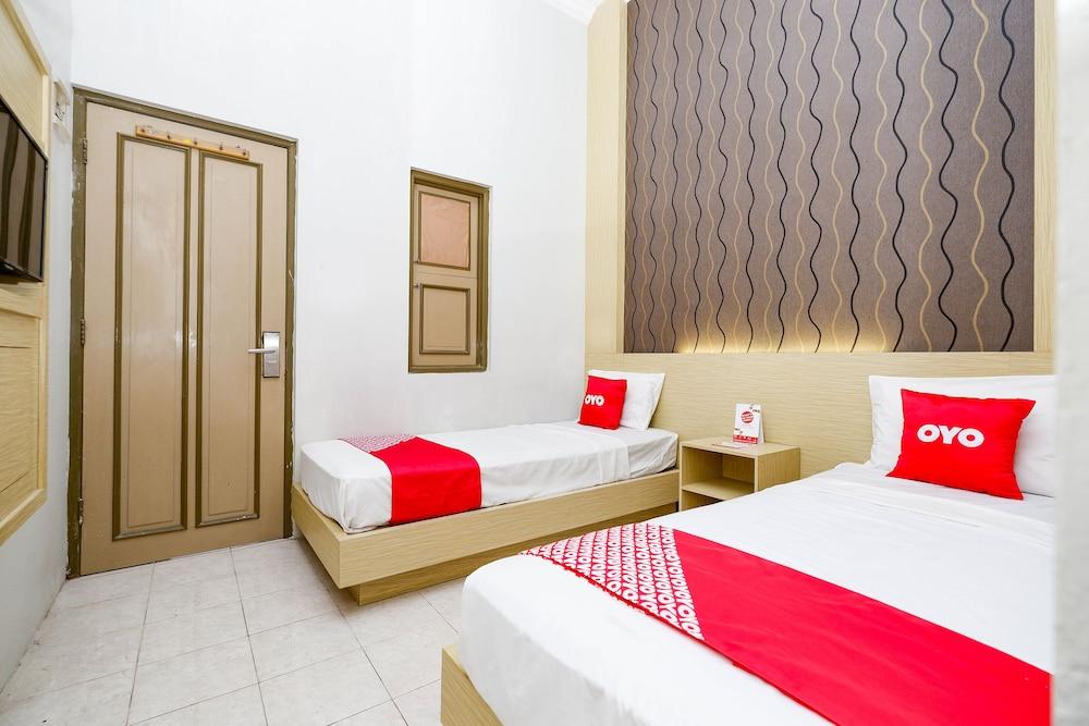 Hotel Kencana by OYO Rooms