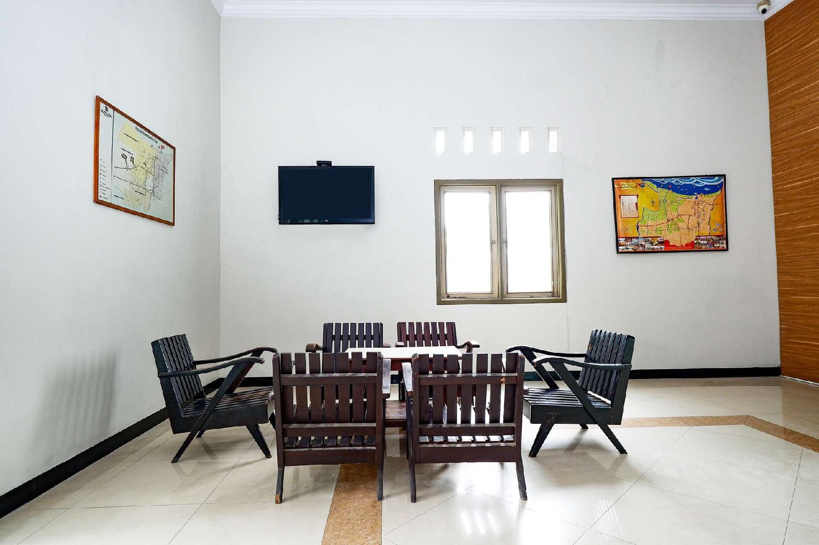 Hotel Kencana by OYO Rooms