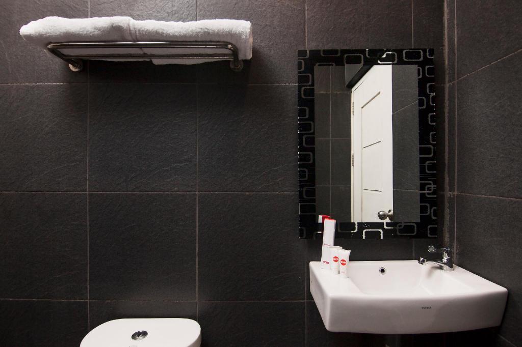 Rap Hotel By OYO Rooms