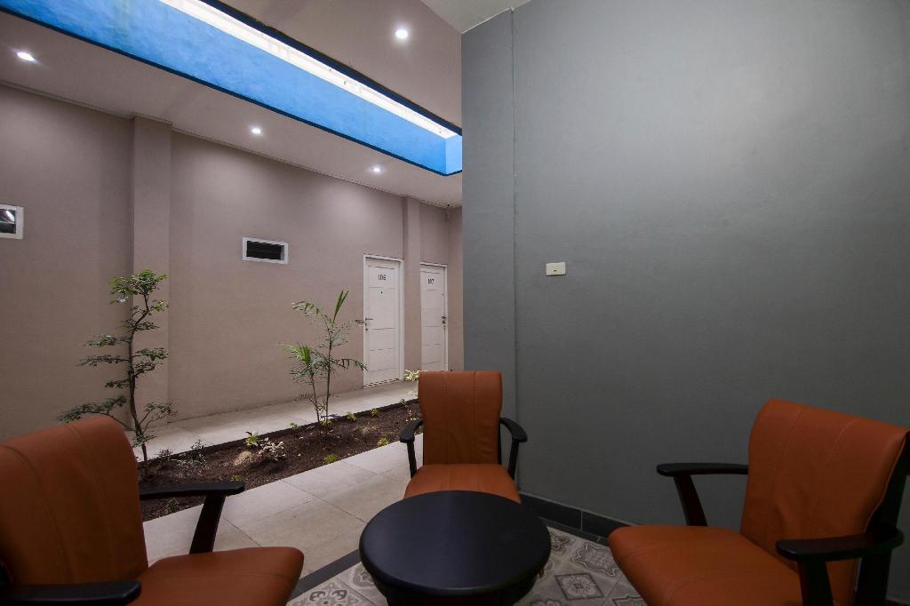 Rap Hotel By OYO Rooms