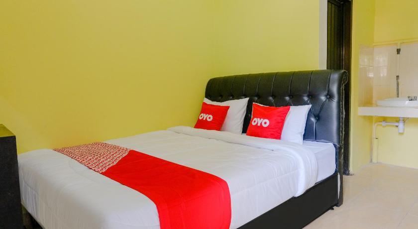 Hj. Aniek Residence by OYO Rooms