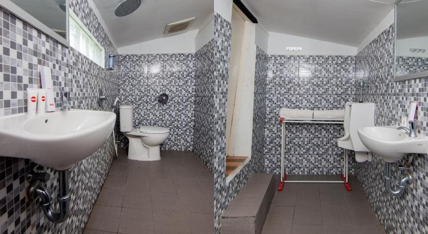 Dg Inn by OYO Rooms