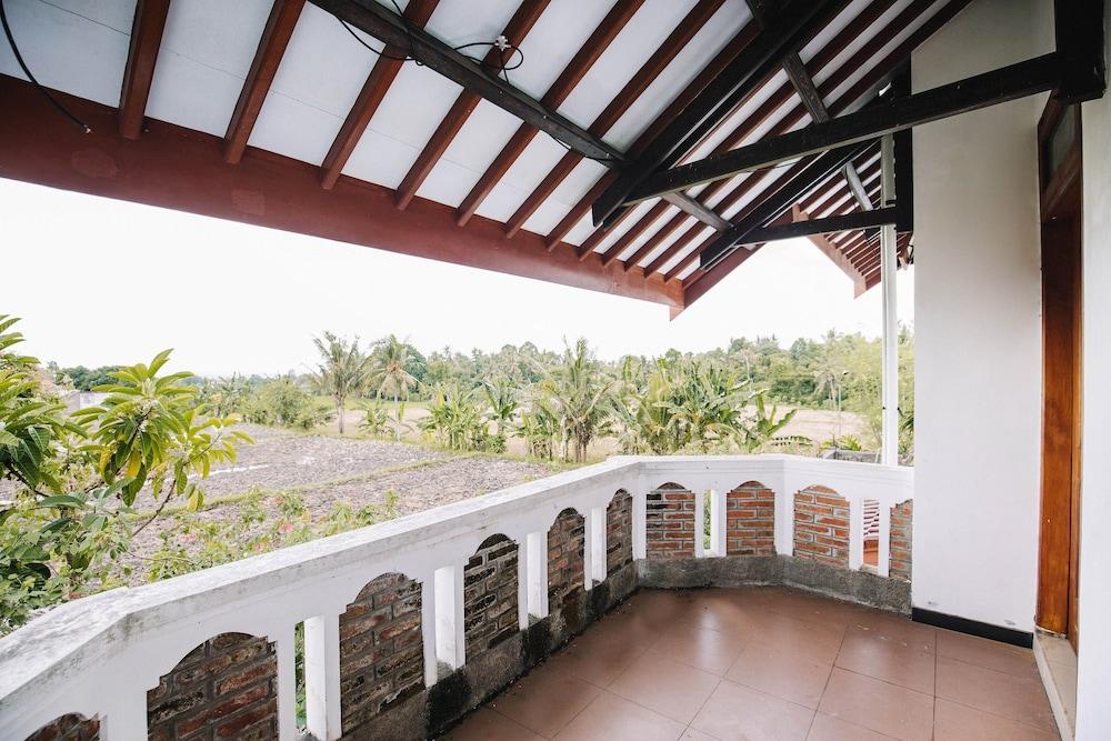 Authentic Osing Homestay by OYO Rooms