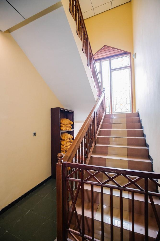 Authentic Osing Homestay by OYO Rooms