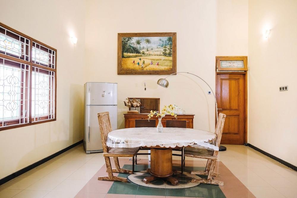 Authentic Osing Homestay by OYO Rooms
