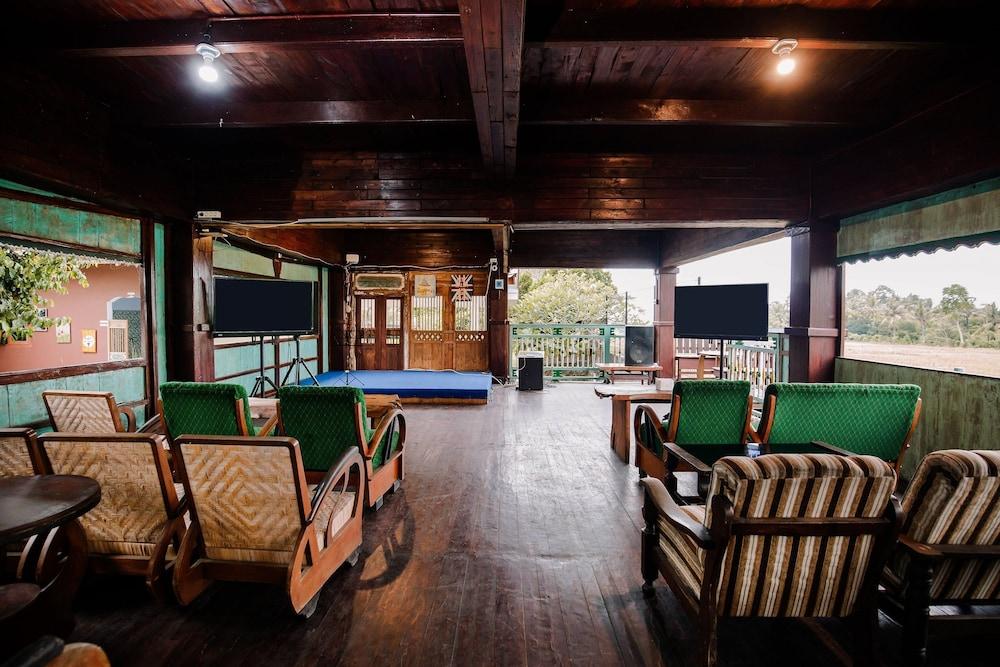 Authentic Osing Homestay by OYO Rooms