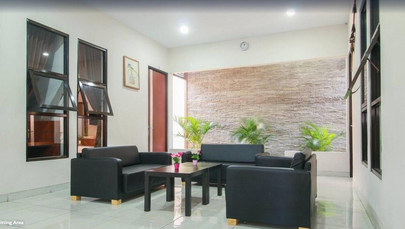 Wisma Lotus Syariah by RedDoorz