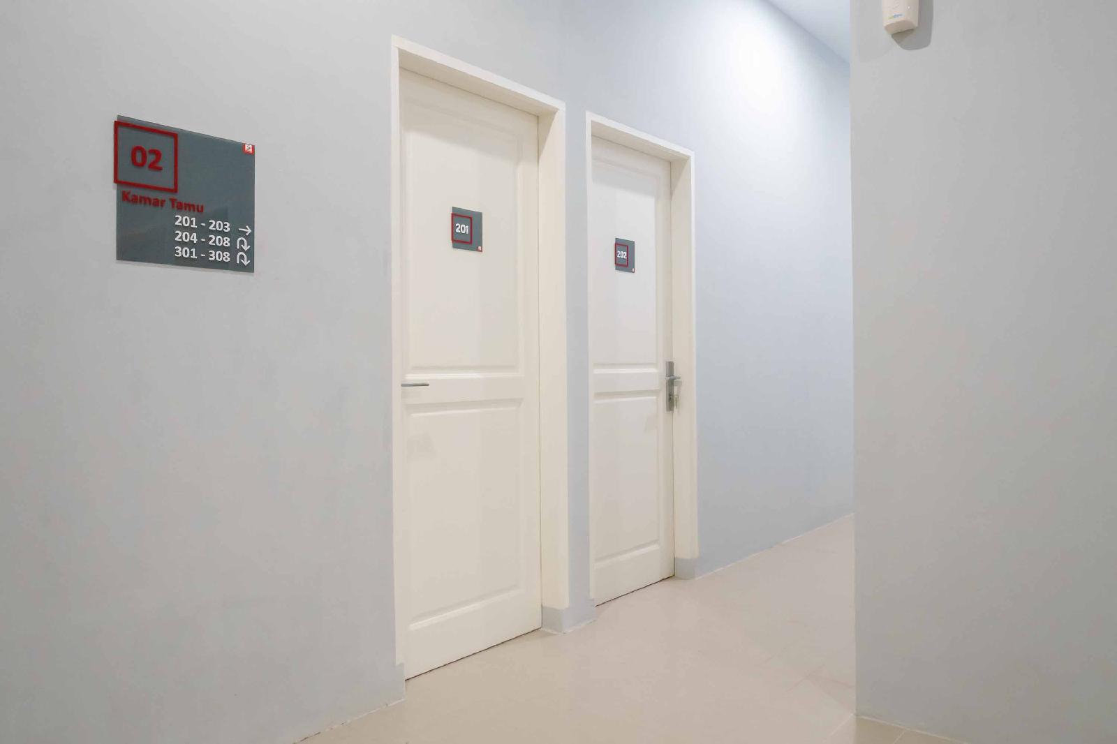 Sumarsono Inn by RedDoorz