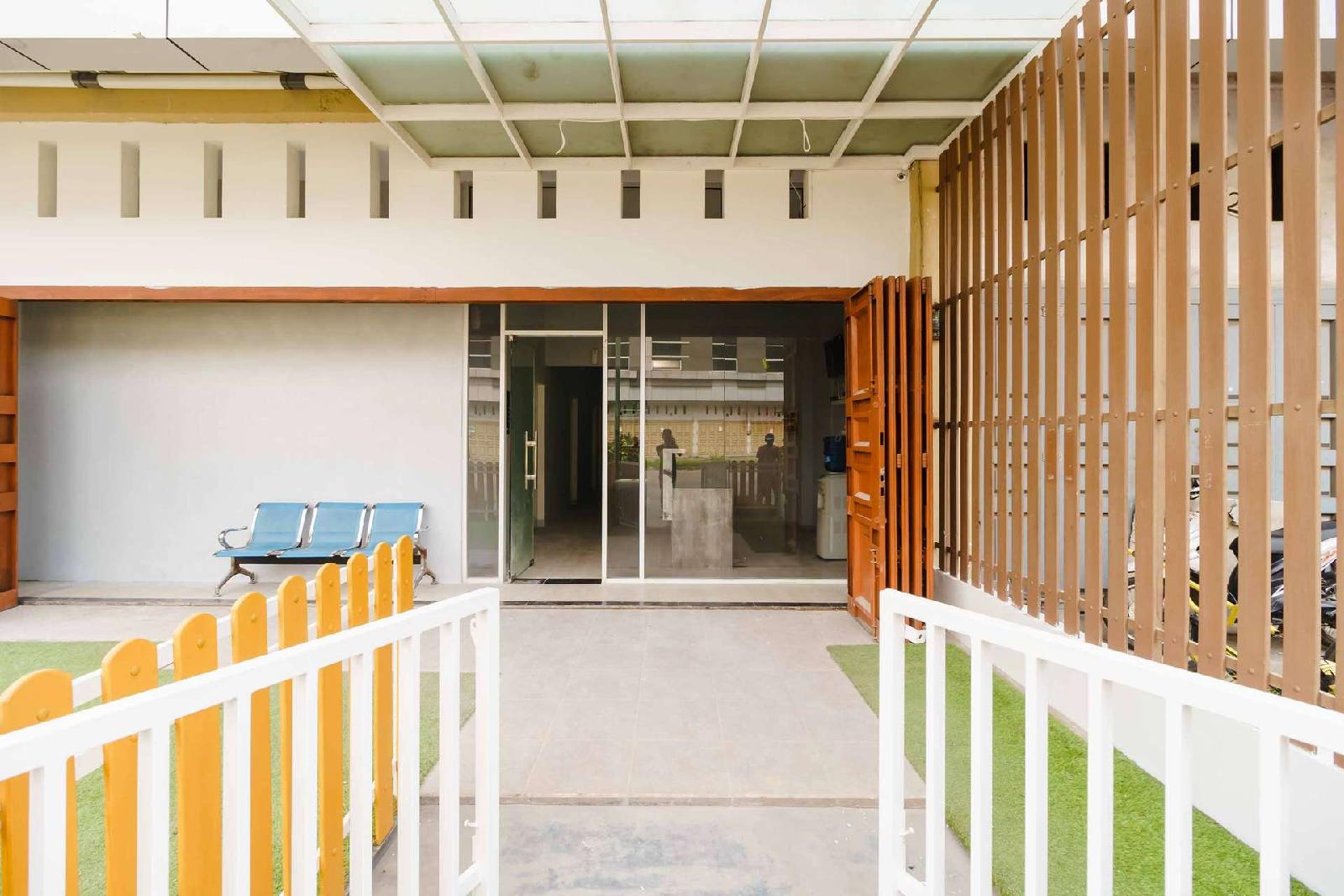 Sumarsono Inn by RedDoorz