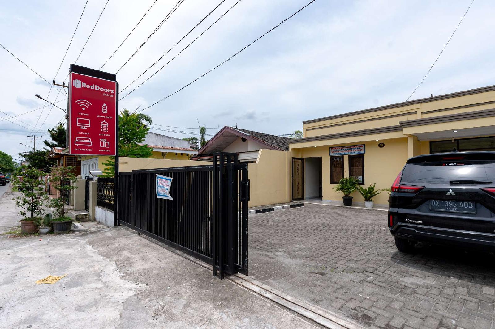 Medan Johor 2 by RedDoorz