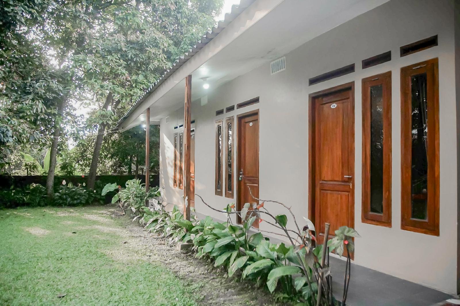 Villa Krishna by RedDoorz