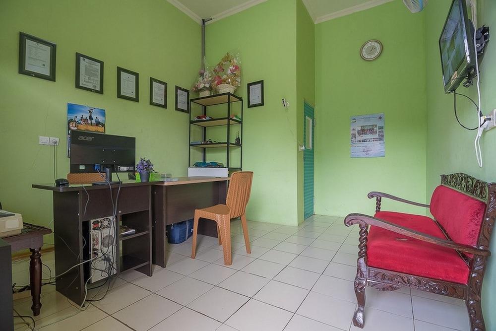 RedDoorz Near Kampus UMP Purwokerto