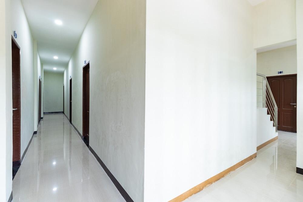Tritura Inn by RedDoorz