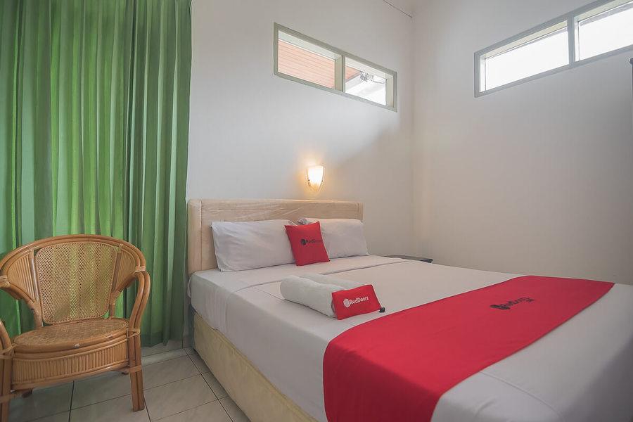 Daun Hijau Hotel by Reddoorz