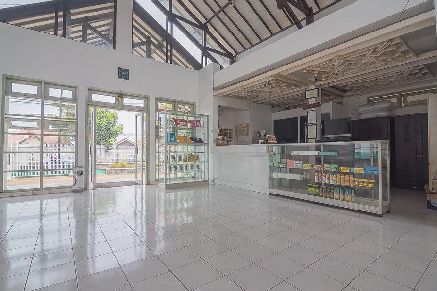 Daun Hijau Hotel by Reddoorz