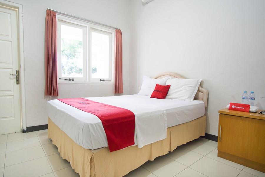 Jasmine Kayla Guest House by RedDoorz