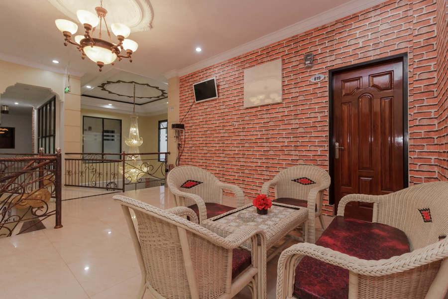 RedDoorz Plus near Pantai Malalayang Manado