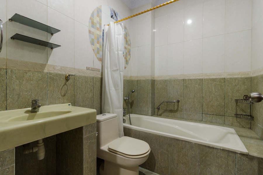 RedDoorz Plus near Pantai Malalayang Manado