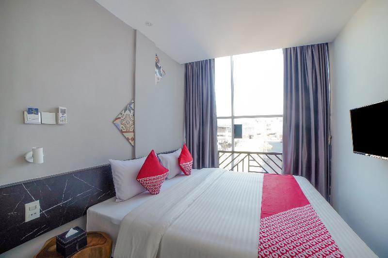 OYO 90447 Kardopa Hotel Megapark