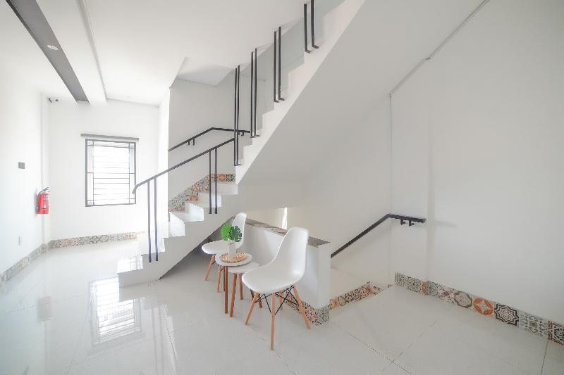 OYO 90447 Kardopa Hotel Megapark