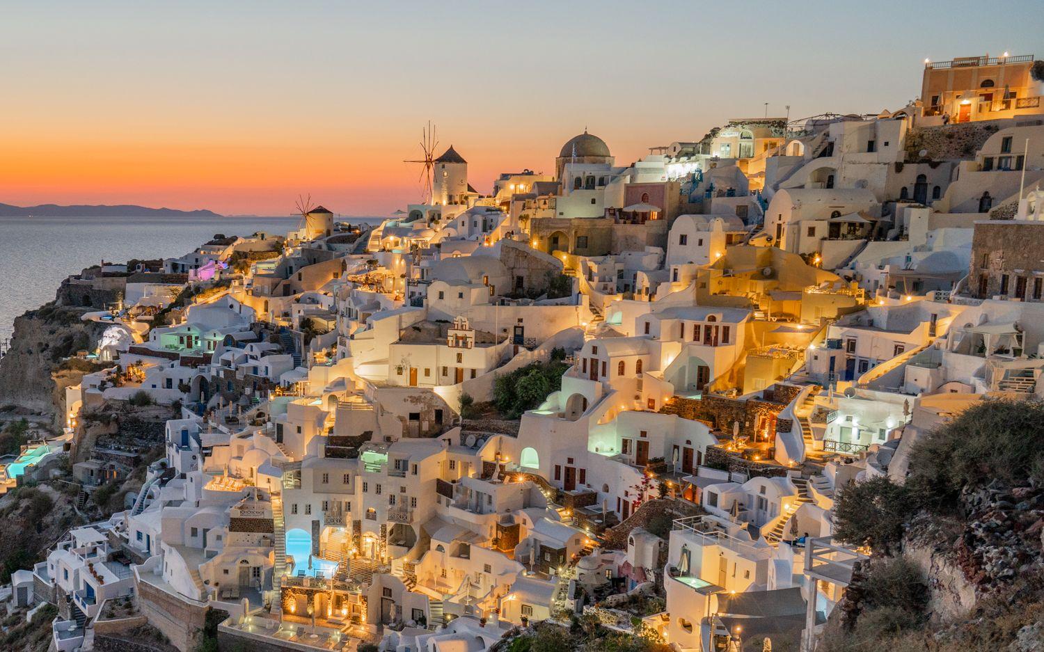 Pezoules of Oia