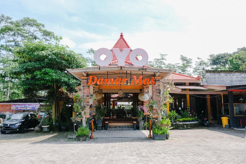 Damar Mas Resort Lereng Kelud by OYO Rooms