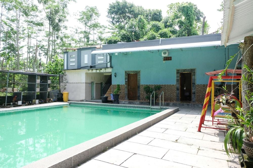 Damar Mas Resort Lereng Kelud by OYO Rooms
