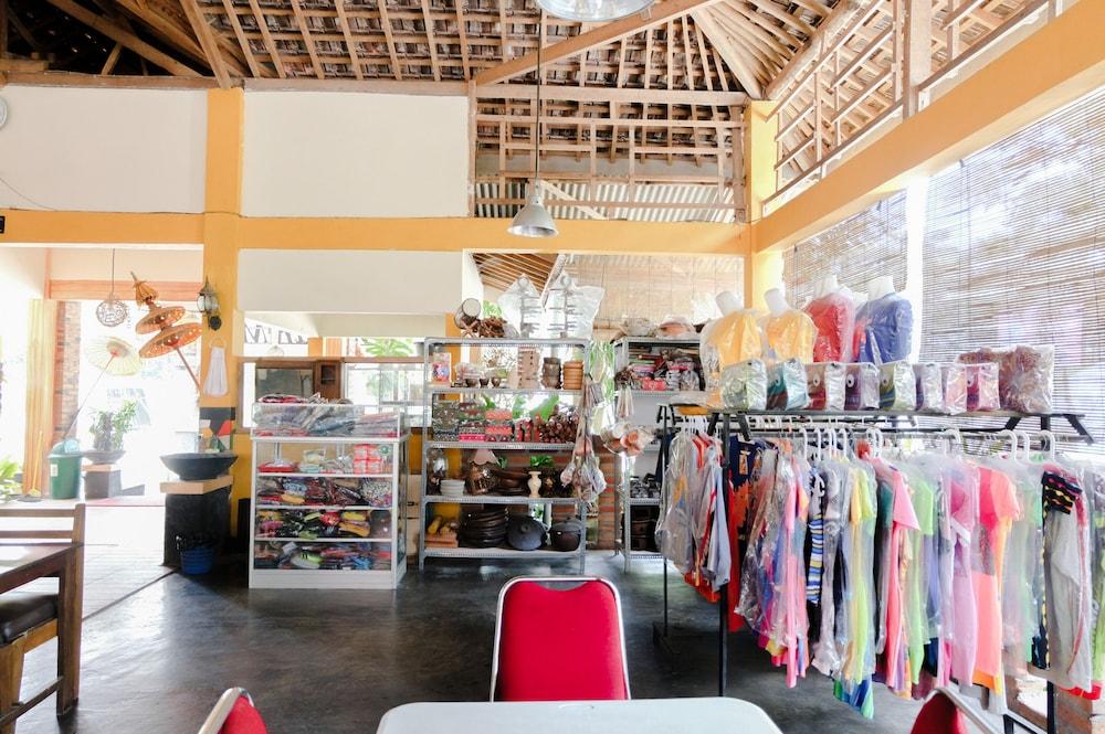 Damar Mas Resort Lereng Kelud by OYO Rooms