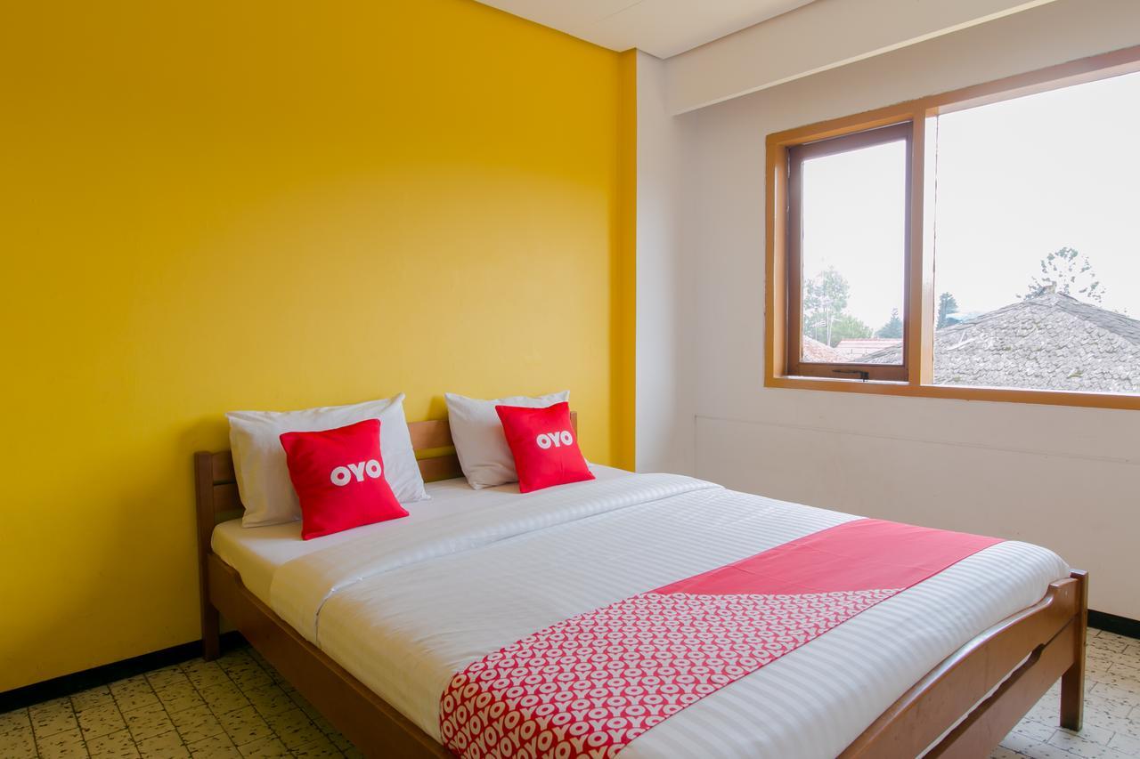 Koneng Hotel by OYO Rooms