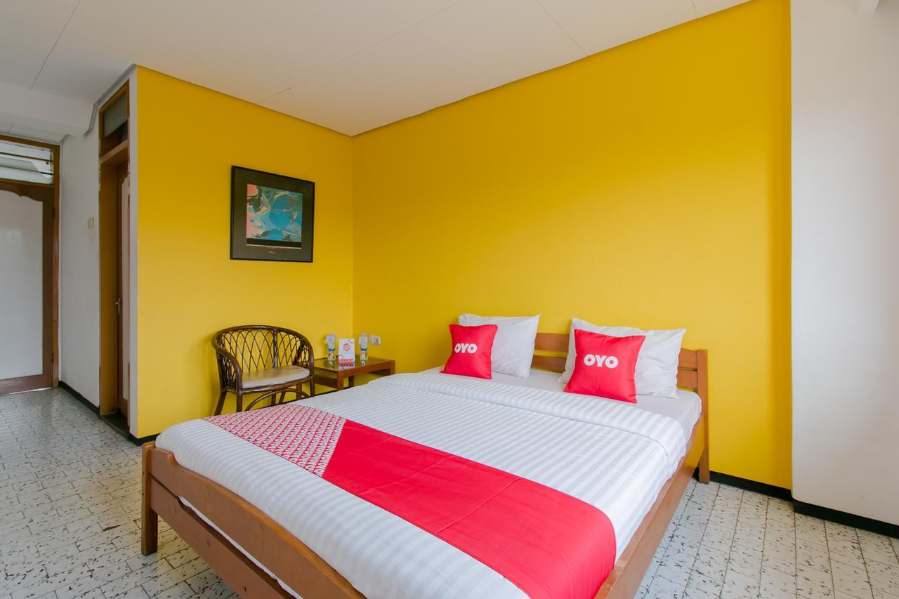 Koneng Hotel by OYO Rooms