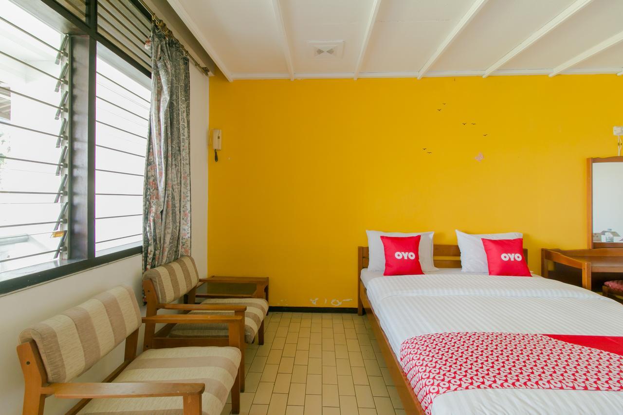 Koneng Hotel by OYO Rooms