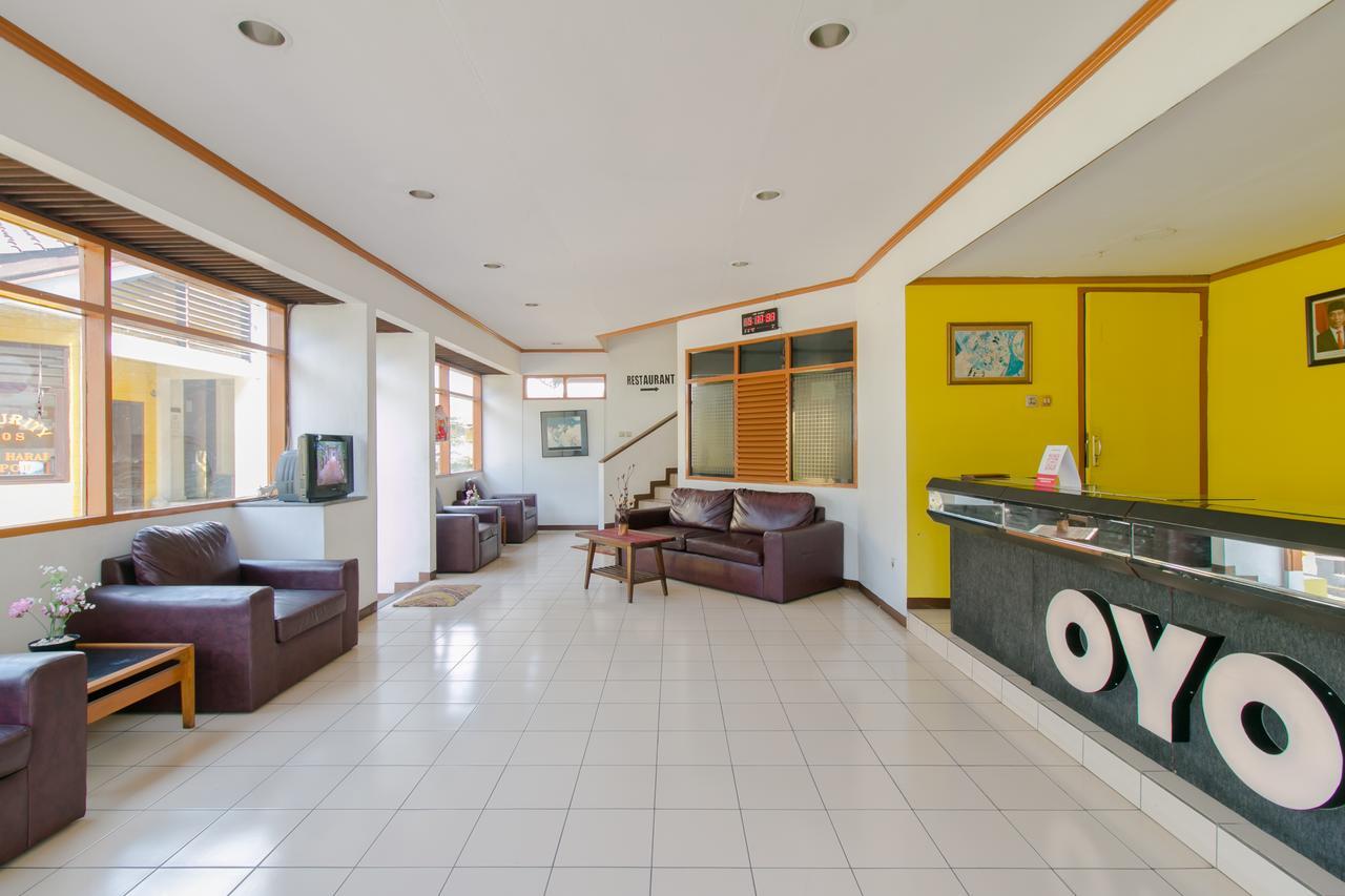 Koneng Hotel by OYO Rooms