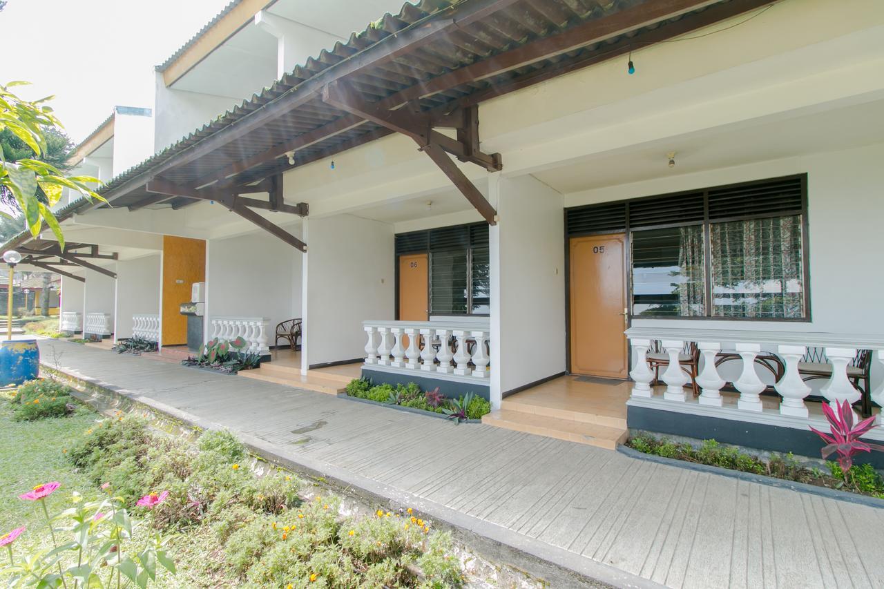 Koneng Hotel by OYO Rooms