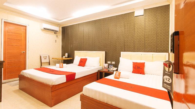 RedDoorz Plus @ Winter Benitez Cubao