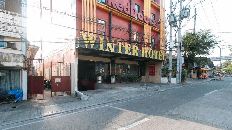 RedDoorz Plus @ Winter Benitez Cubao