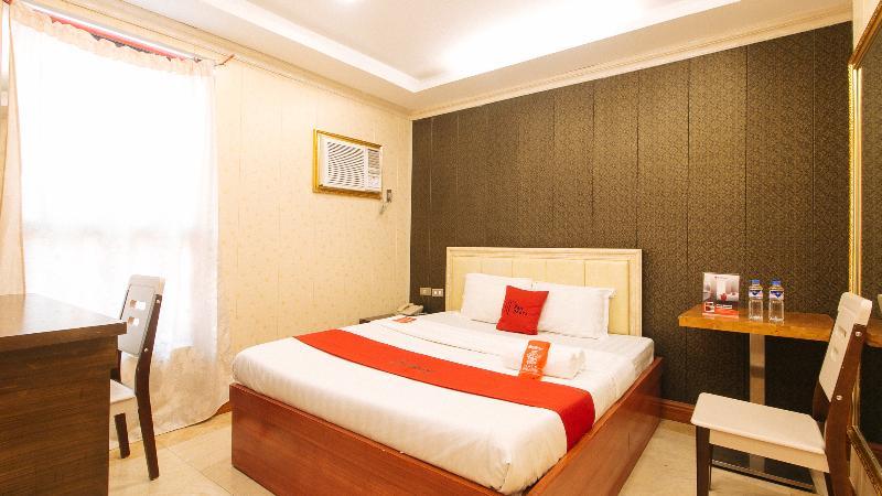 RedDoorz Plus @ Winter Benitez Cubao