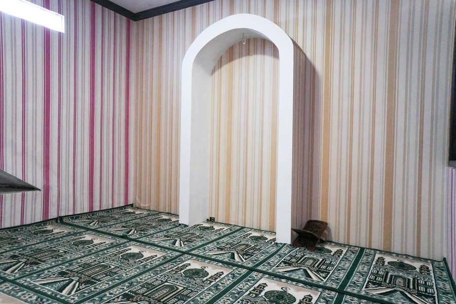 RedDoorz near Alun Alun Batu