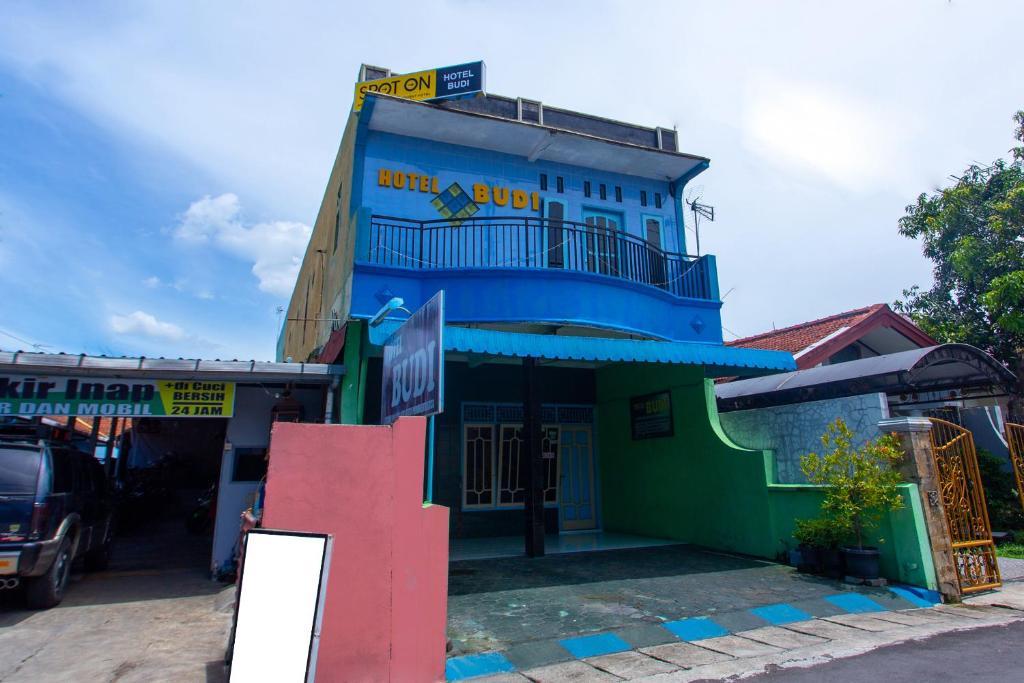 Hotel Budi by OYO Rooms