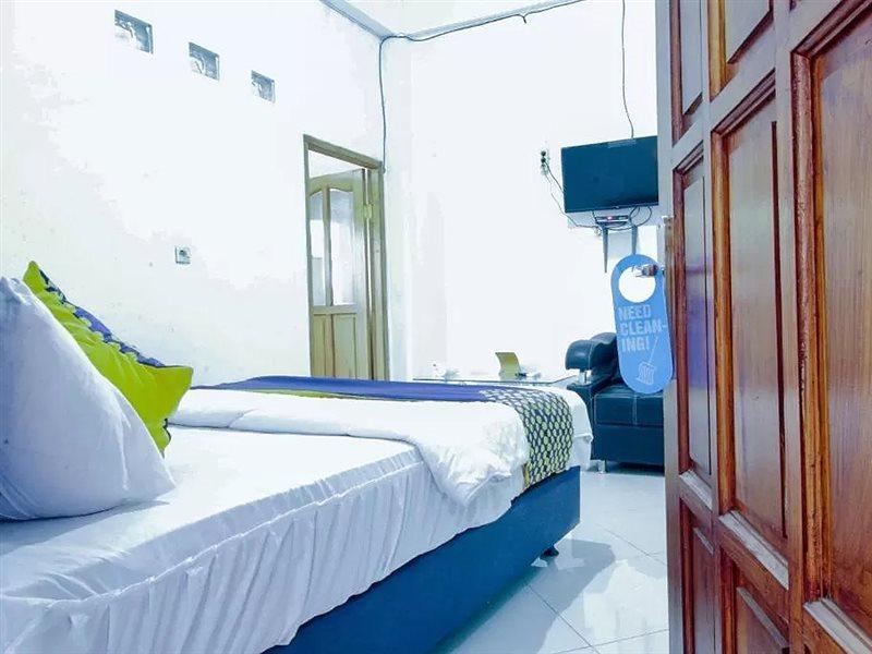 Nurmega Jaya by OYO Rooms