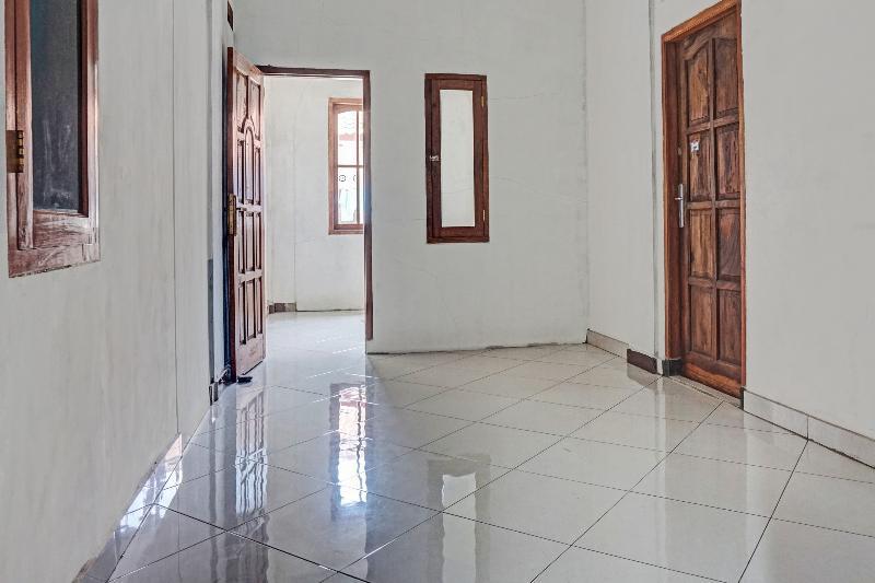 Nurmega Jaya by OYO Rooms