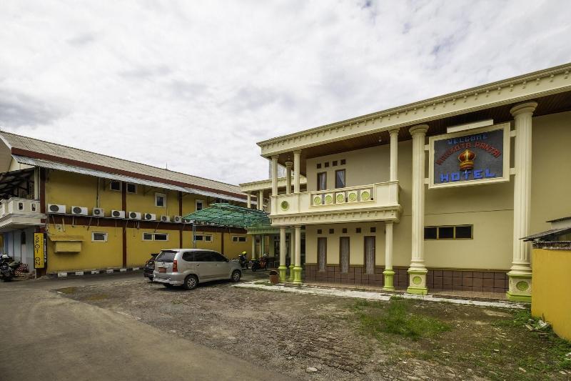 Hotel Mahkota Pantai by OYO Rooms