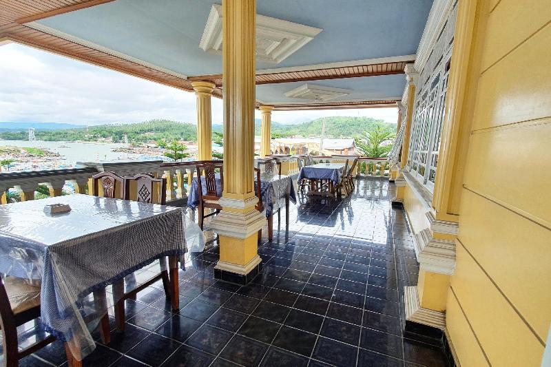 Hotel Mahkota Pantai by OYO Rooms